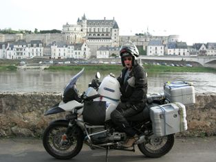 Amboise accrross the loir.jpg